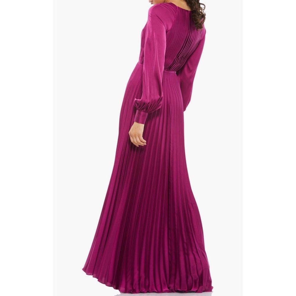 Mac Duggal IEENA Pleated Long Sleeve Satin Gown, Purple, NWT, Size 8 - Picture 3 of 13